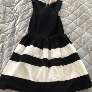Cute dress!